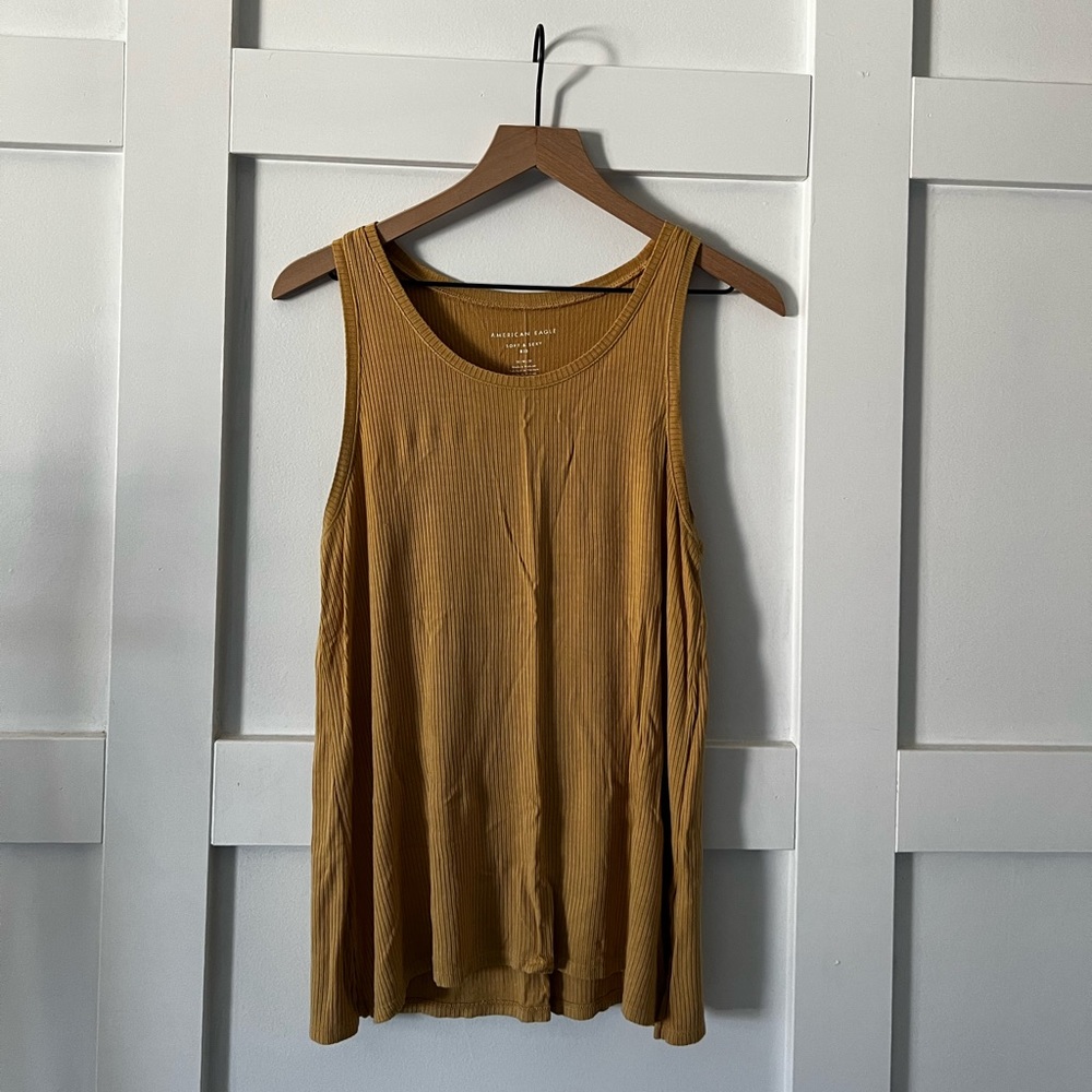 American Eagle Ribbed Tank Size Medium 💛